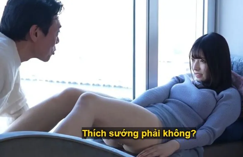 Buổi hẹn hò giữa bác trai lớn tuổi và cô minh tinh trẻ mới debut tại nhà nghỉ sang trọng